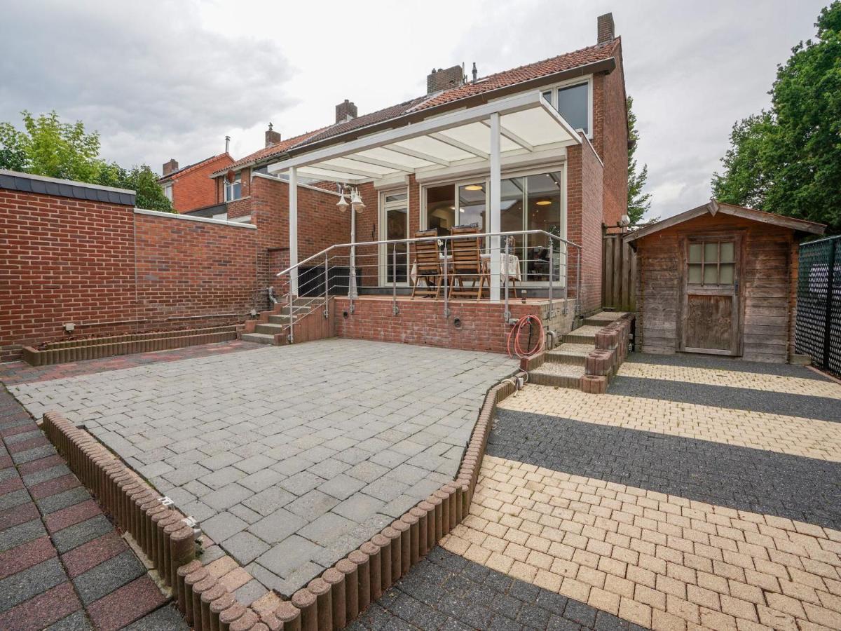 Vila Terraced House In Kerkrade With A Garden Exteriér fotografie